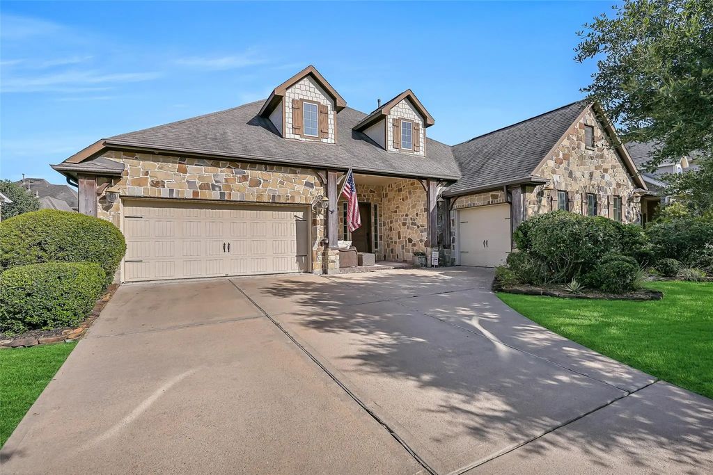 1017 Bolivar Point Lane, Friendswood
