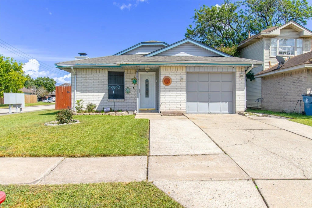 918 Littleport Lane, Channelview