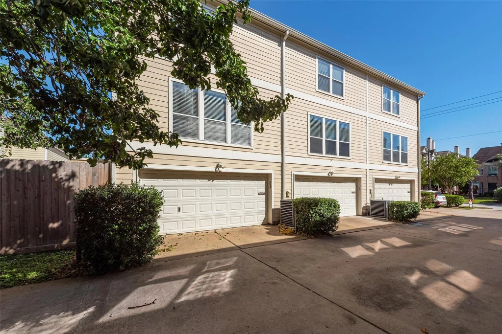 2924 Crawford Street, Houston