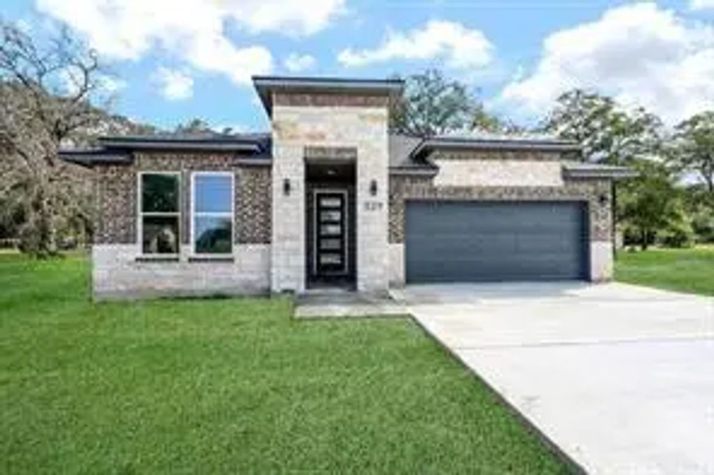 529 Echo Lane, Livingston
