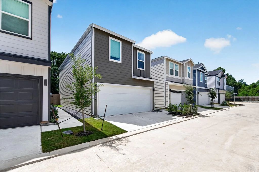 5927 Manning Oaks Street, Houston