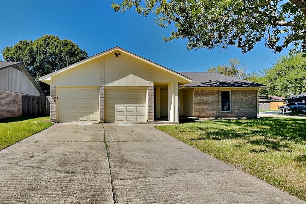 1618 Live Oak Hollow Street, Pearland