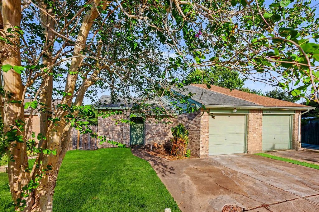 16428 Monte Carlo Lane, Houston