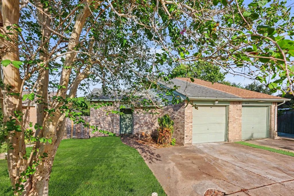 16428 Monte Carlo Lane, Houston