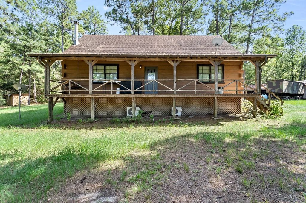 5485 County Road 3400, Colmesneil
