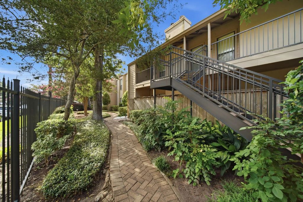 1100 Augusta Drive 77, Houston