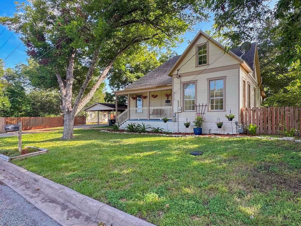 116 S Avenue D, Shiner