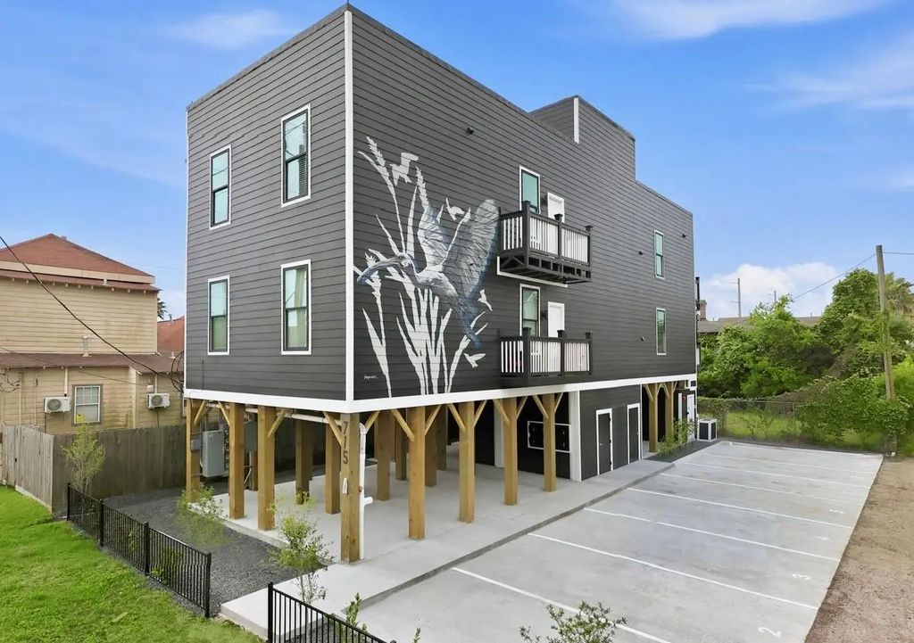 715 28th Street, Galveston
