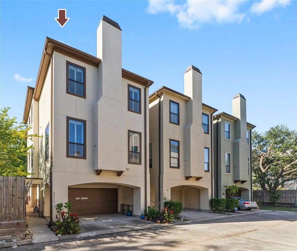 9910 Orchard Court, Houston