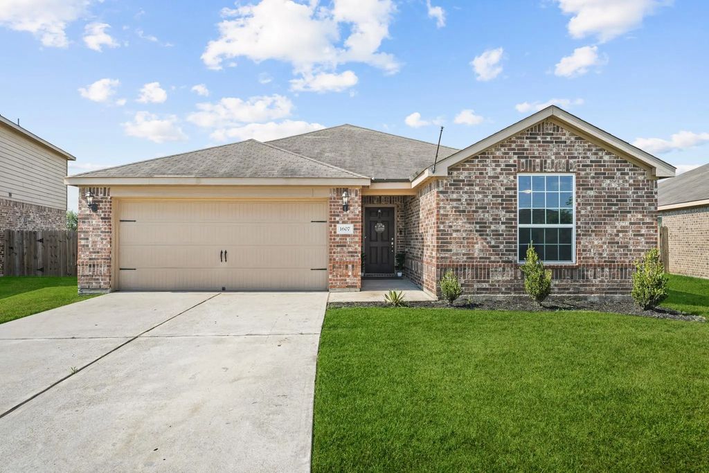 1607 Yellow Stone Drive, Iowa Colony