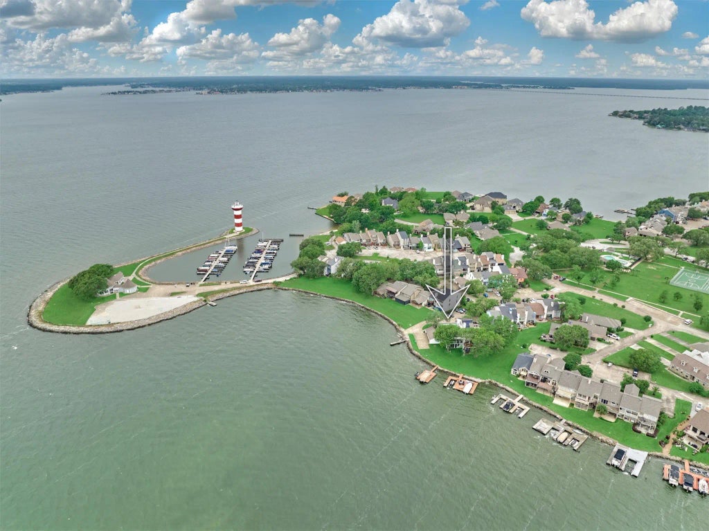 2012 Lakewood Court, Willis