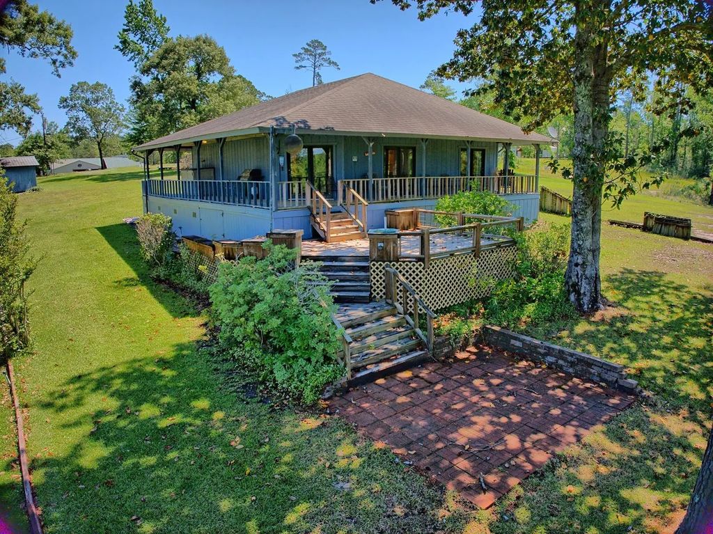 203 Whispering Pine, Burkeville