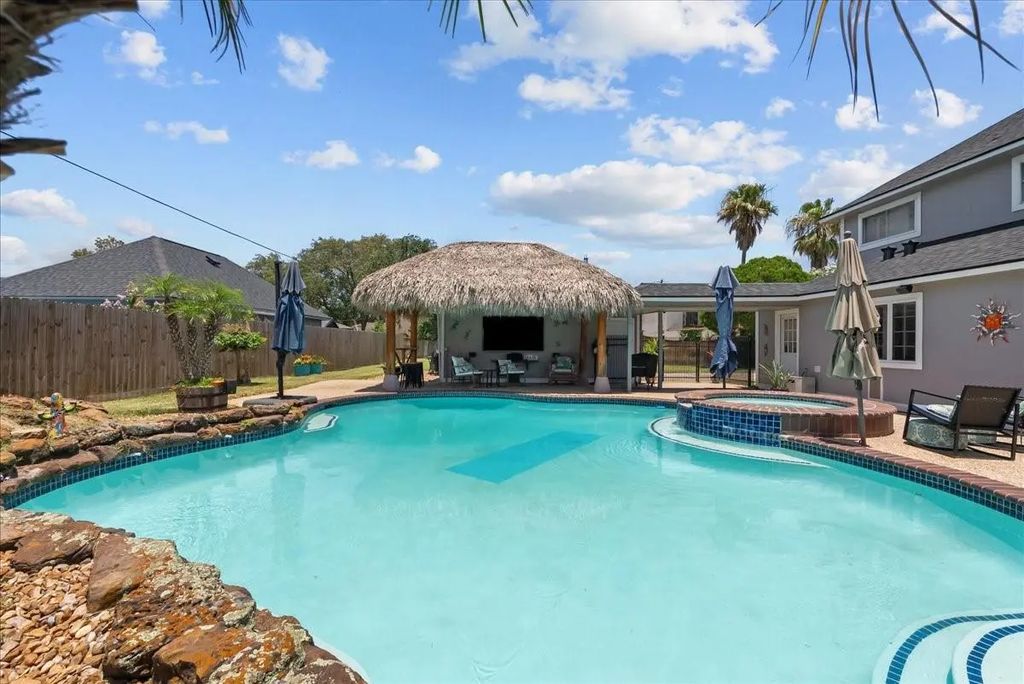 4205 Quaker Drive, Texas City