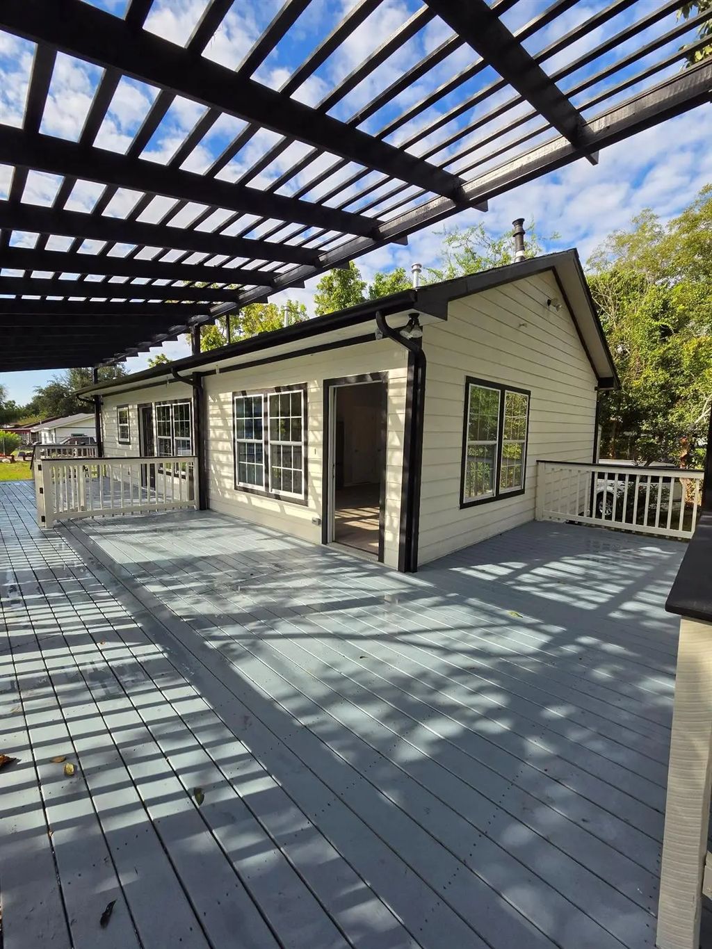 512 Hill Road, Houston