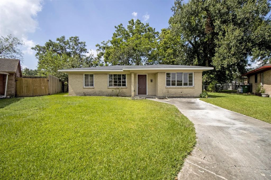 7 Talisman Court, Houston