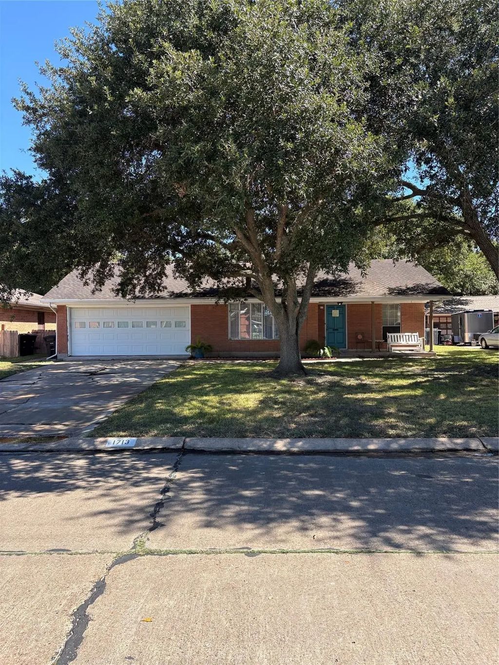 1713 Glenview Lane, Alvin