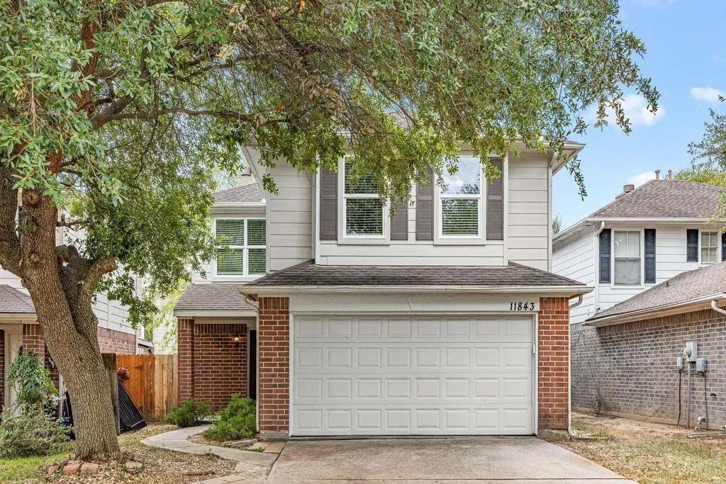 11843 Sunny Stream Drive, Tomball