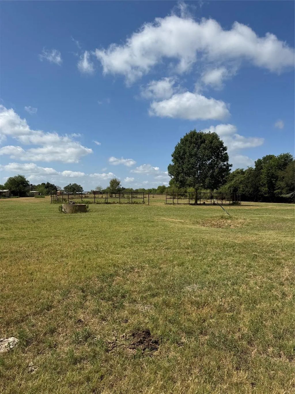 Tract 3 Fm 3060, Midway