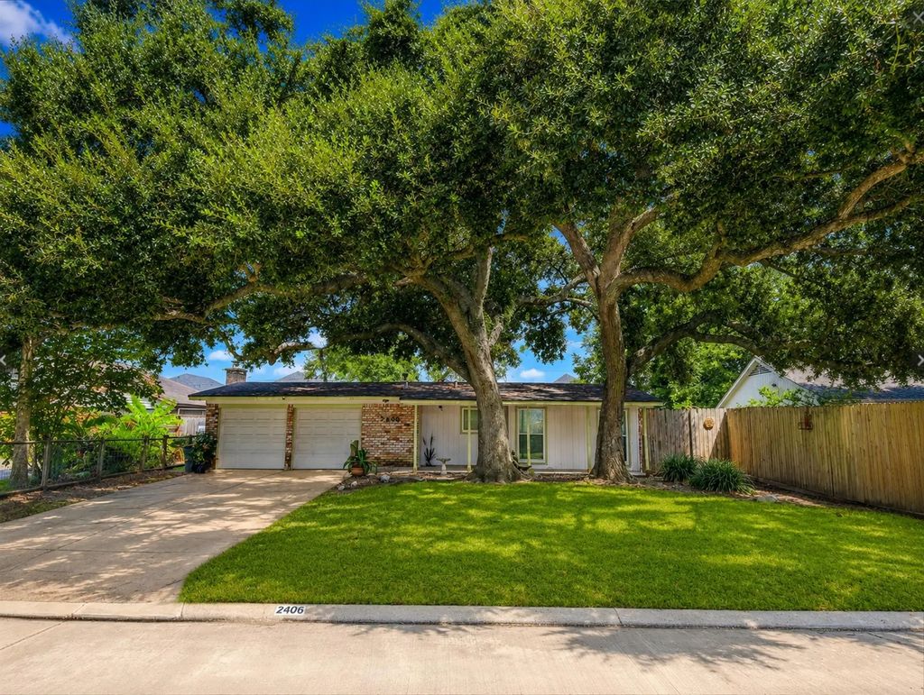 2406 Bayou Drive, League City