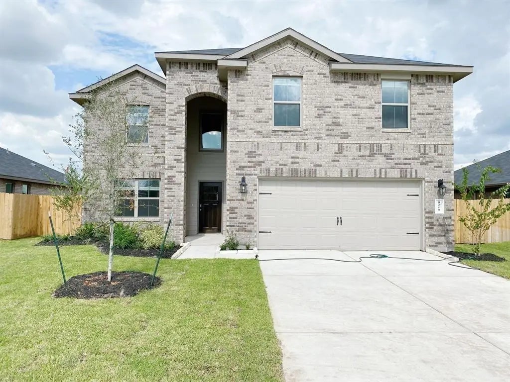 9219 Downing Street, Richmond