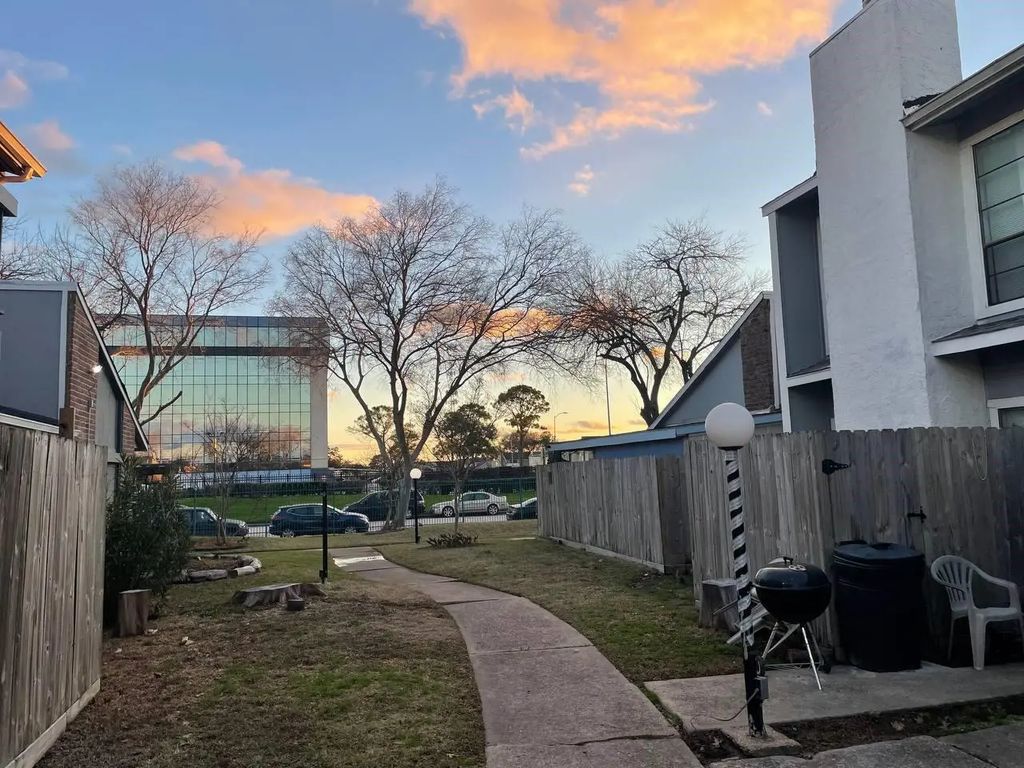9550 Deering Drive 408, Houston