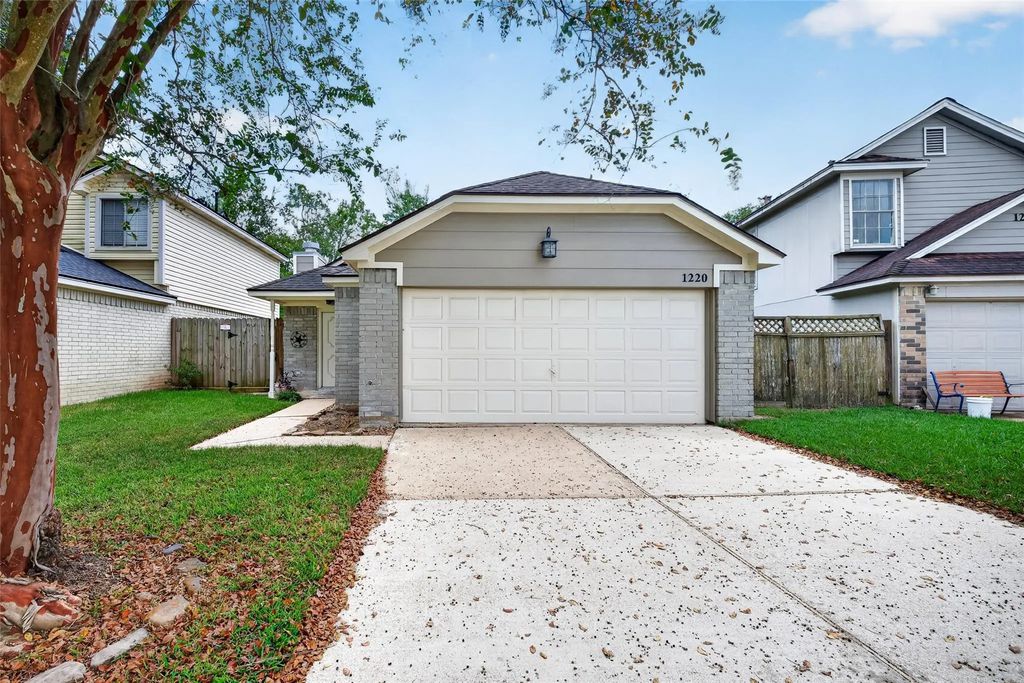 1220 Chelsea Lane, Pearland