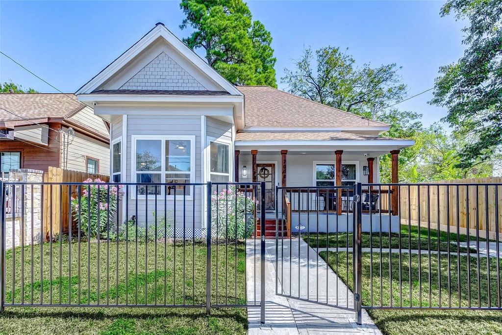 2008 Common Street, Houston