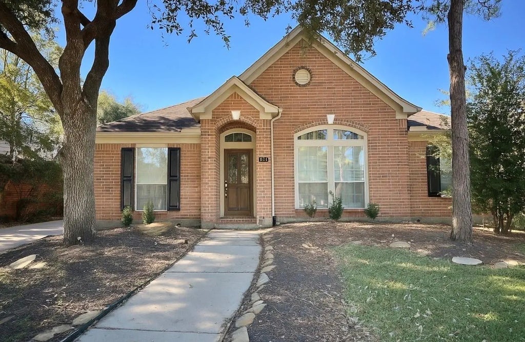 240 Farnworth Circle, League City