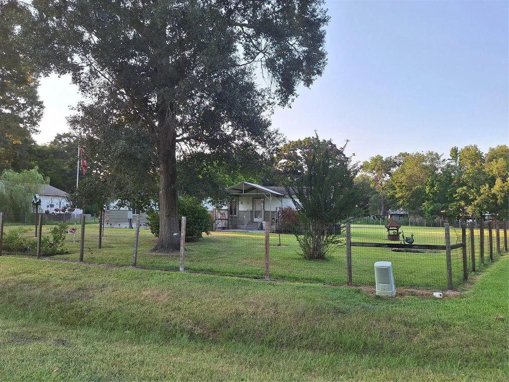 119 County Road 4534, Dayton