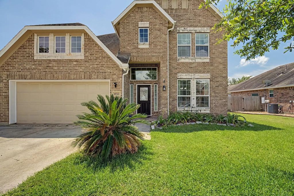 4022 Cypress Point Drive, Mont Belvieu