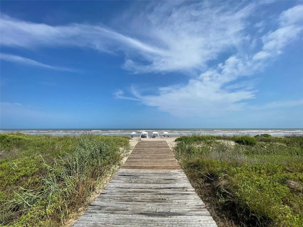 11332 Beachside Drive, Galveston