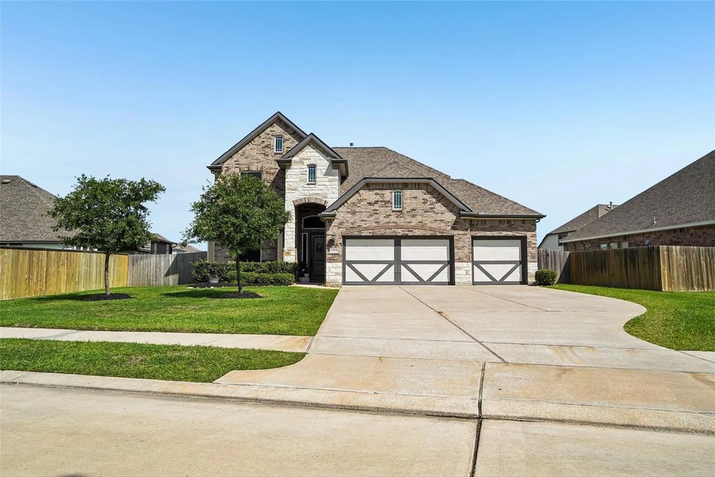 11715 Autumn Leaf Drive, Mont Belvieu