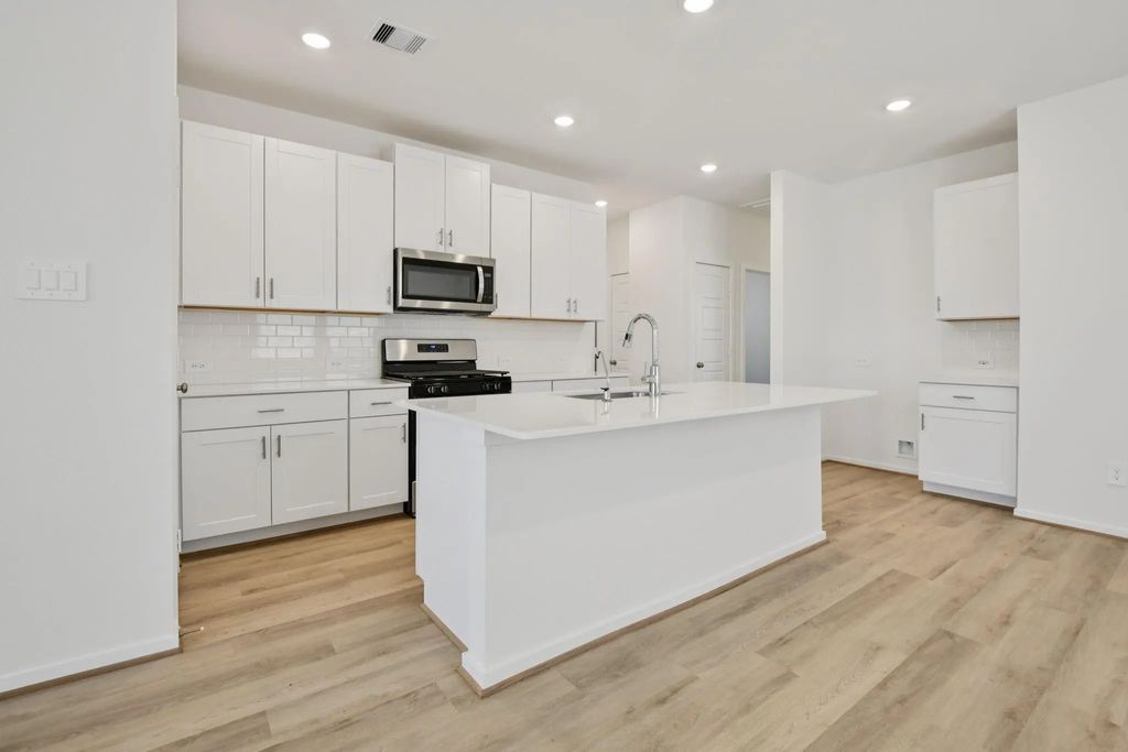 2402 Pioneer Landing Lane, Crosby