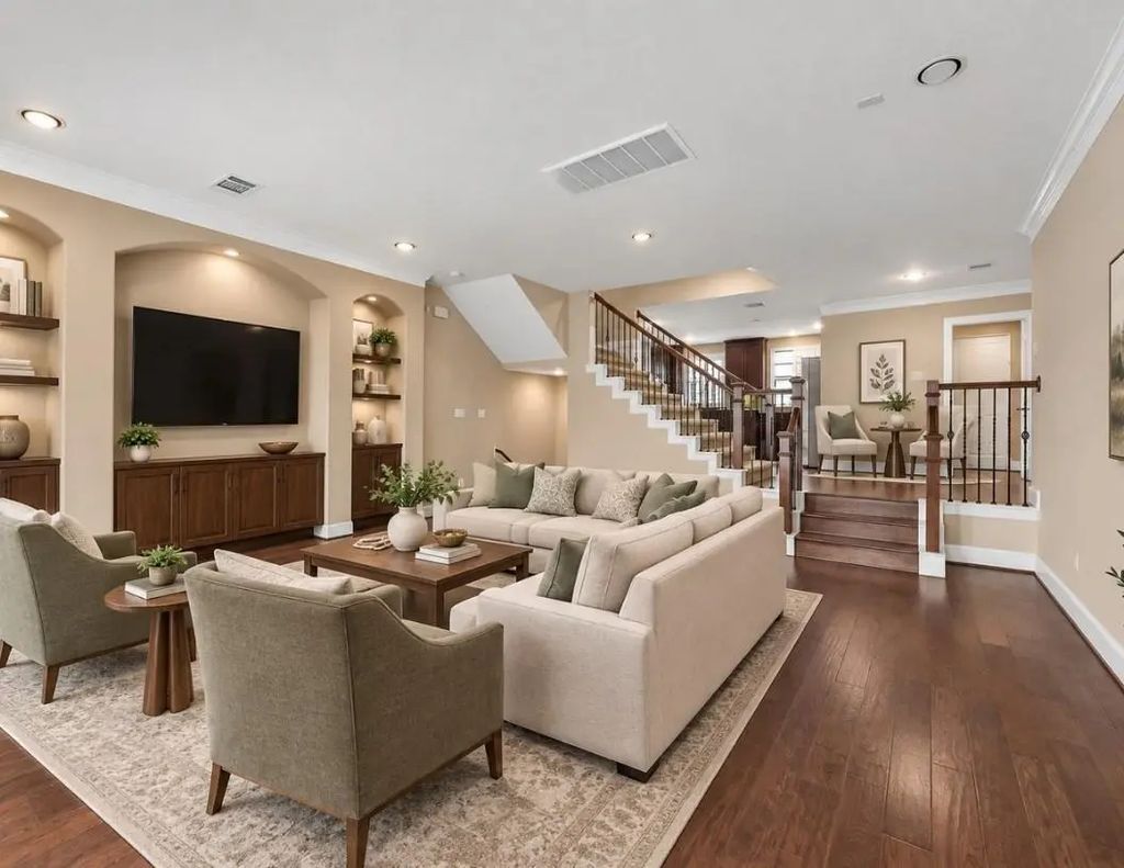 905 Garden Oaks Trace, Houston