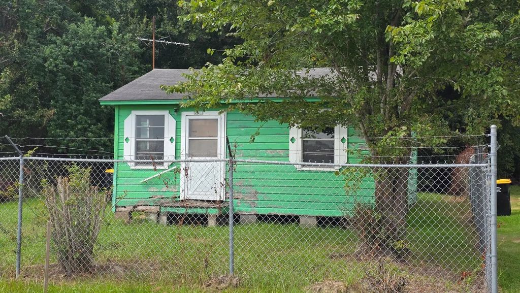 1317 Main Street, Anahuac