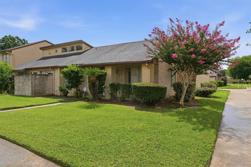 10331 Huntington Place Drive 331, Houston