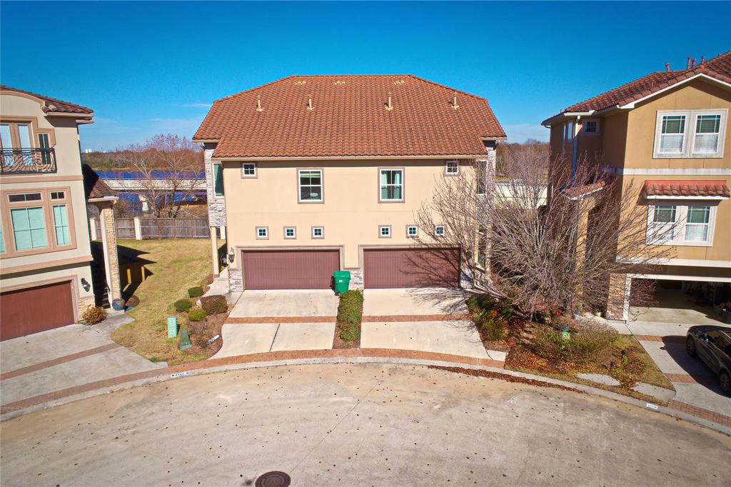 4132 Boardwalk Boulevard, Seabrook