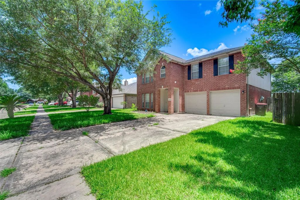 22810 W Waterlake Drive, Richmond