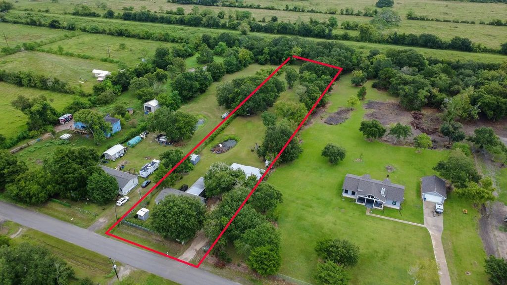5027 Farmer Road, Alvin