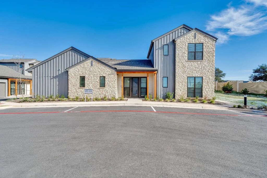1601-342 Mustang Drive, Marble Falls