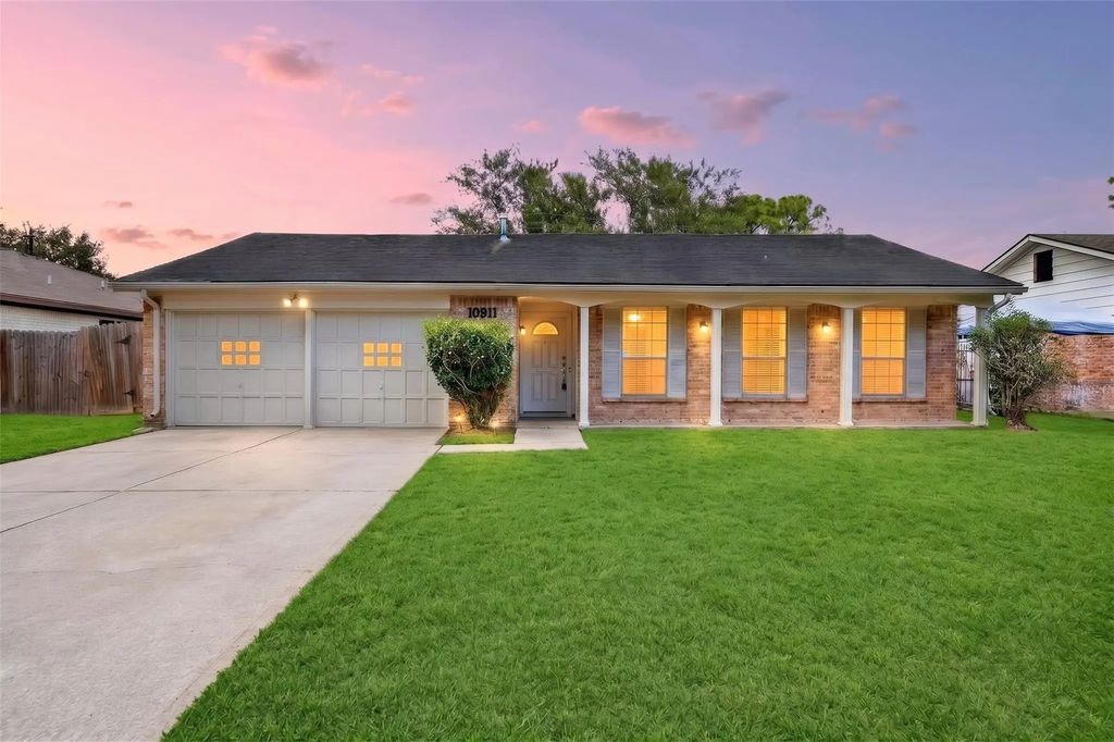 10911 Sageleaf Lane, Houston
