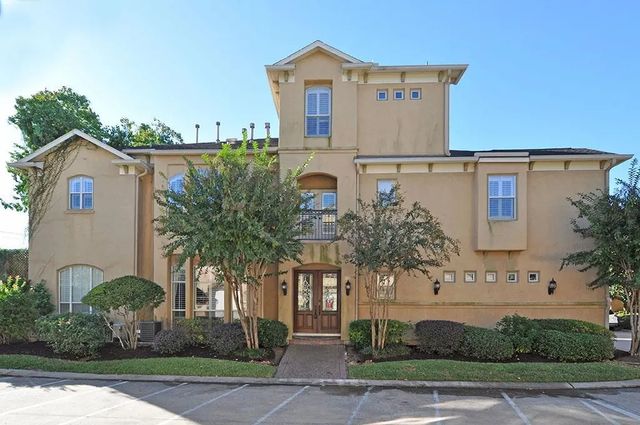 6215 Sutherland Square, Houston