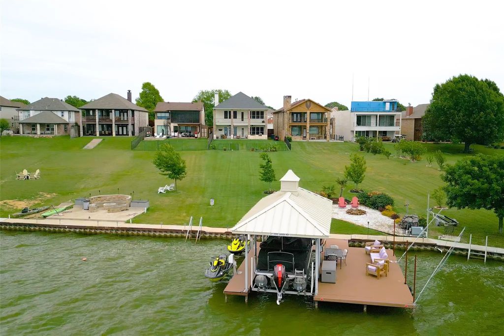 2213 Windjammer Way, Rowlett
