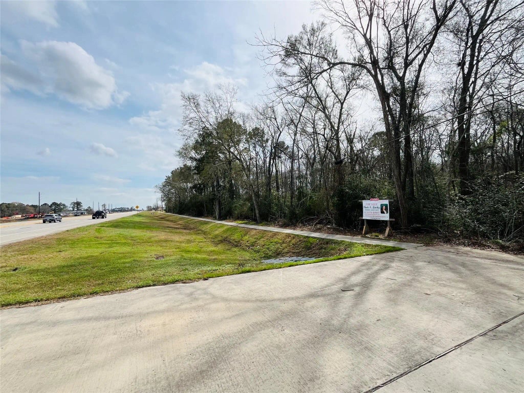 Fm 2100 Road, Crosby