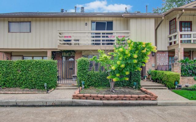 823 S Ripple Creek Drive, Houston