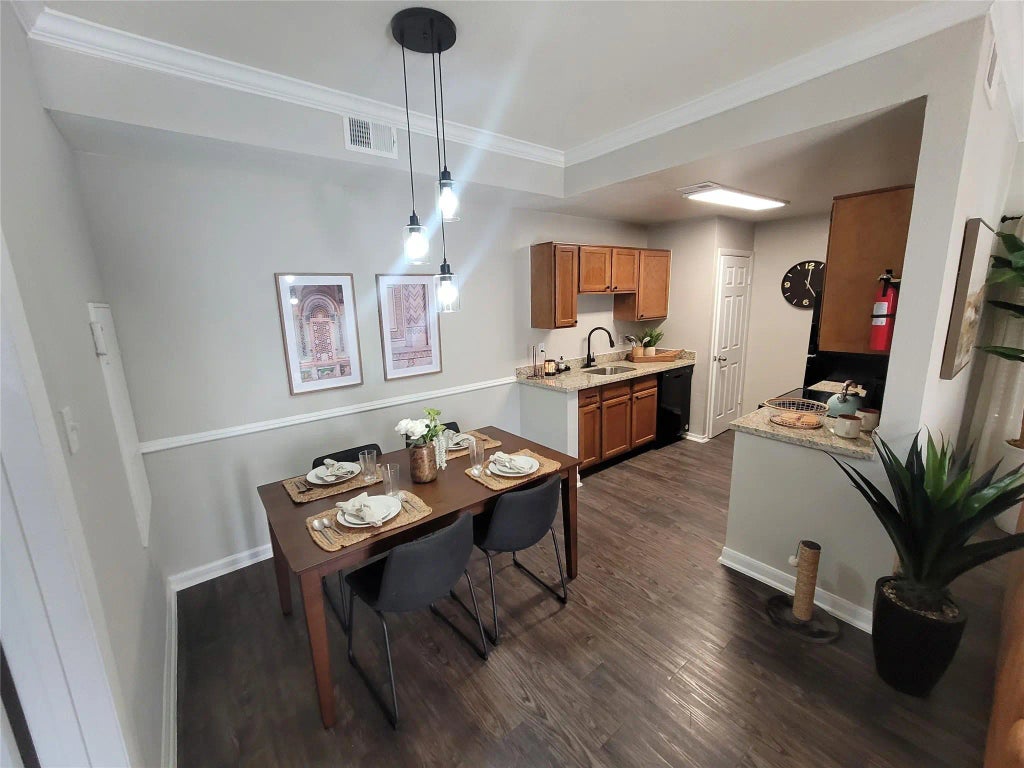 7250 W Greens Road 212, Houston