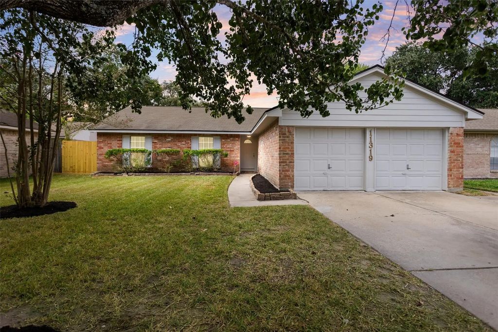 11319 Rousseau Drive, Houston
