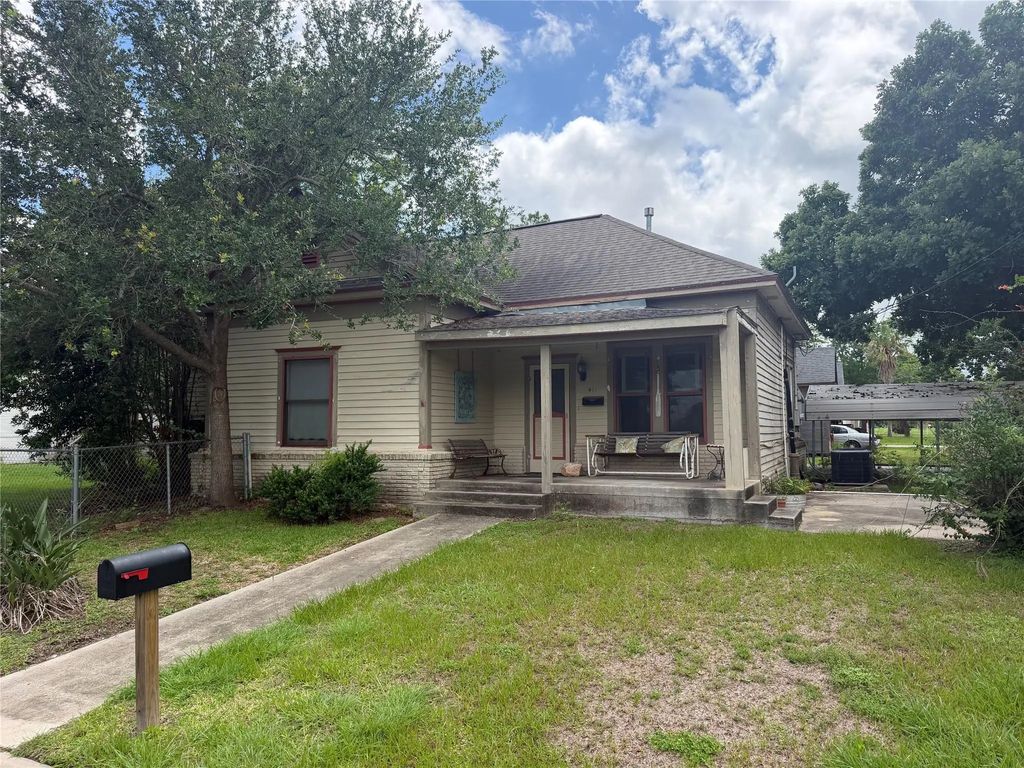 411 5th Street, Palacios