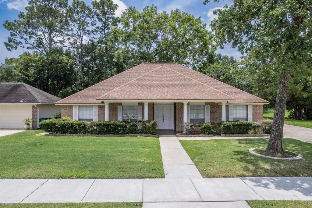 3301 Savell Drive, Baytown