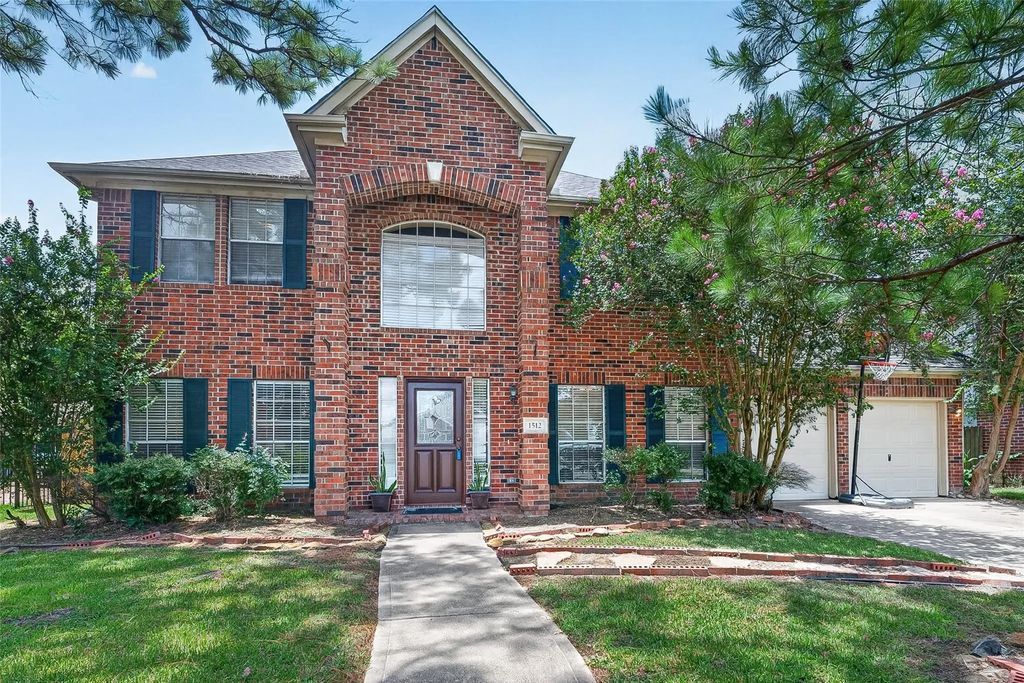 1512 Pine Grove Lane, Pearland